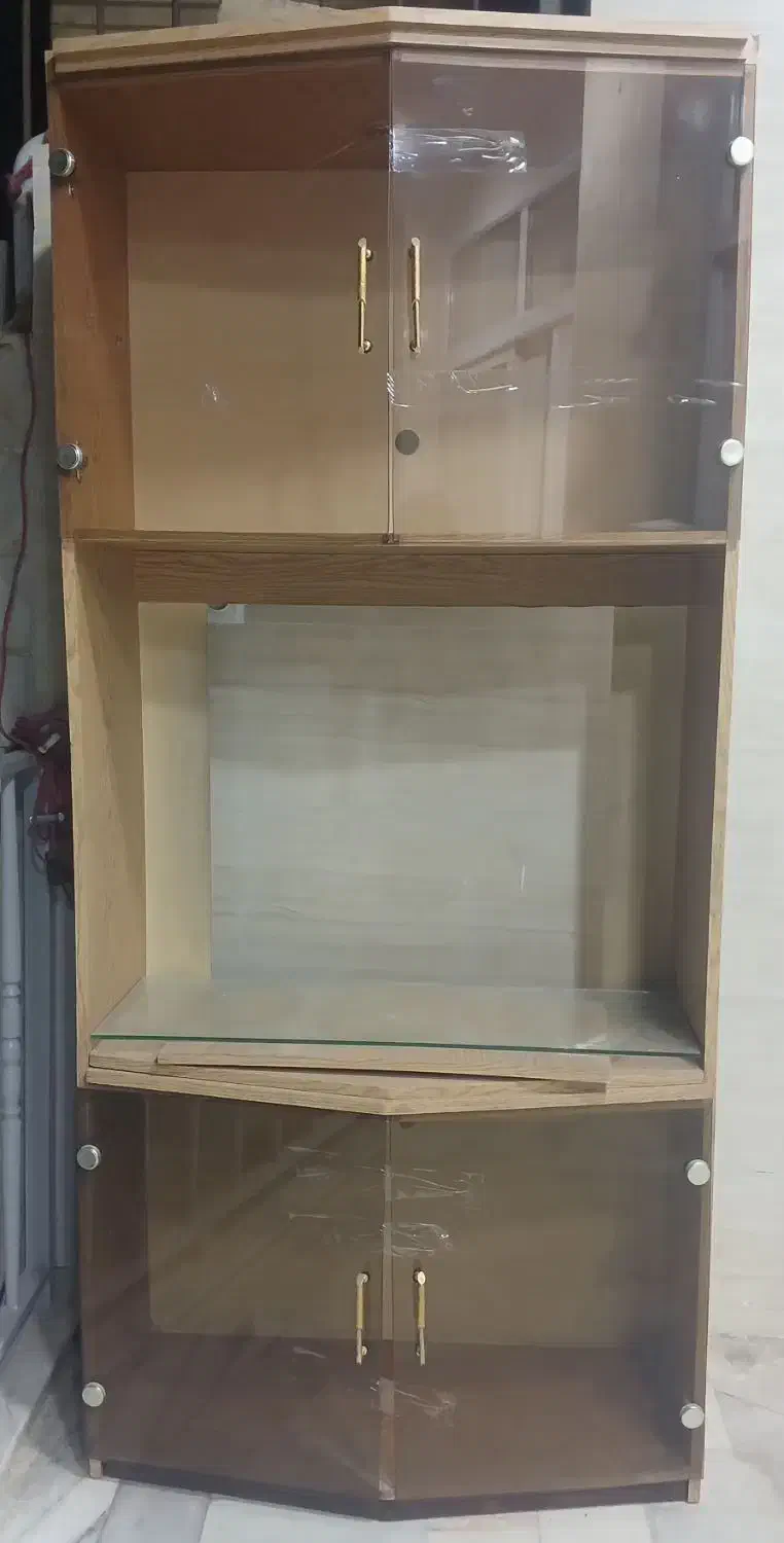 ویترین و‌میز تلوزیون سالم|بوفه، ویترین، کنسول|اصفهان, شهرک کاوه|دیوار