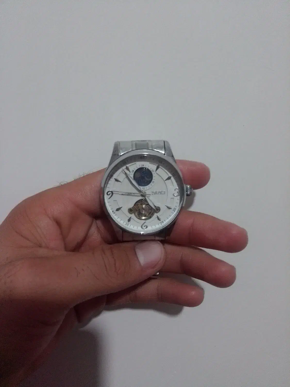 اسکمی|ساعت|کاشمر, |دیوار