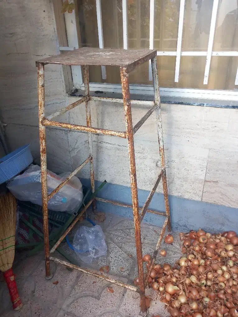 چهار پایه فلزی|صندلی و نیمکت|اردبیل, |دیوار