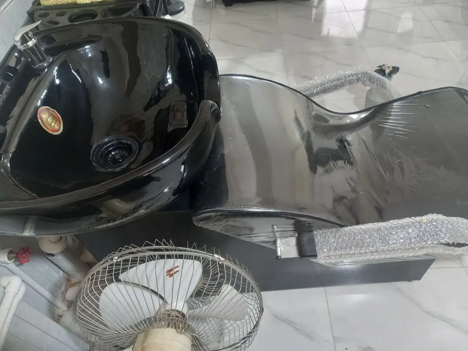 سرشویی خوابیده|آرایشگاه و سالن‌های زیبایی|اهر, |دیوار