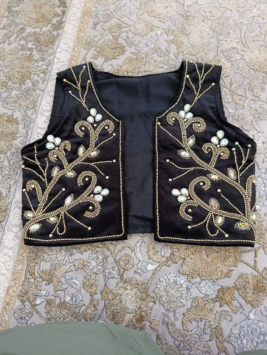 سخمه|لباس|بیستون, |دیوار