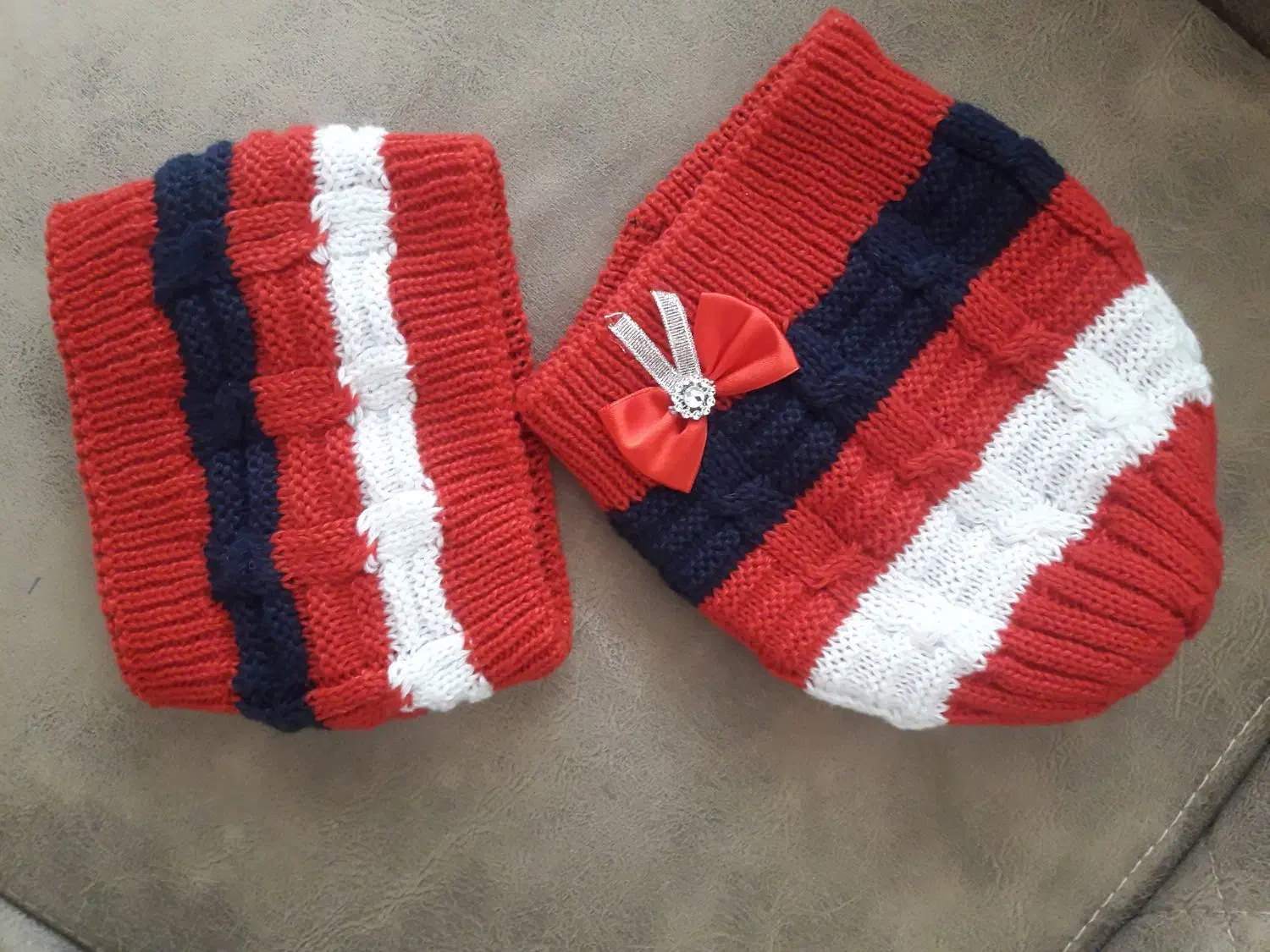 کلاه دست بافت و بلوز بافت ۲۰۰|کفش و لباس بچه|تربت‌حیدریه, رضاشهر|دیوار