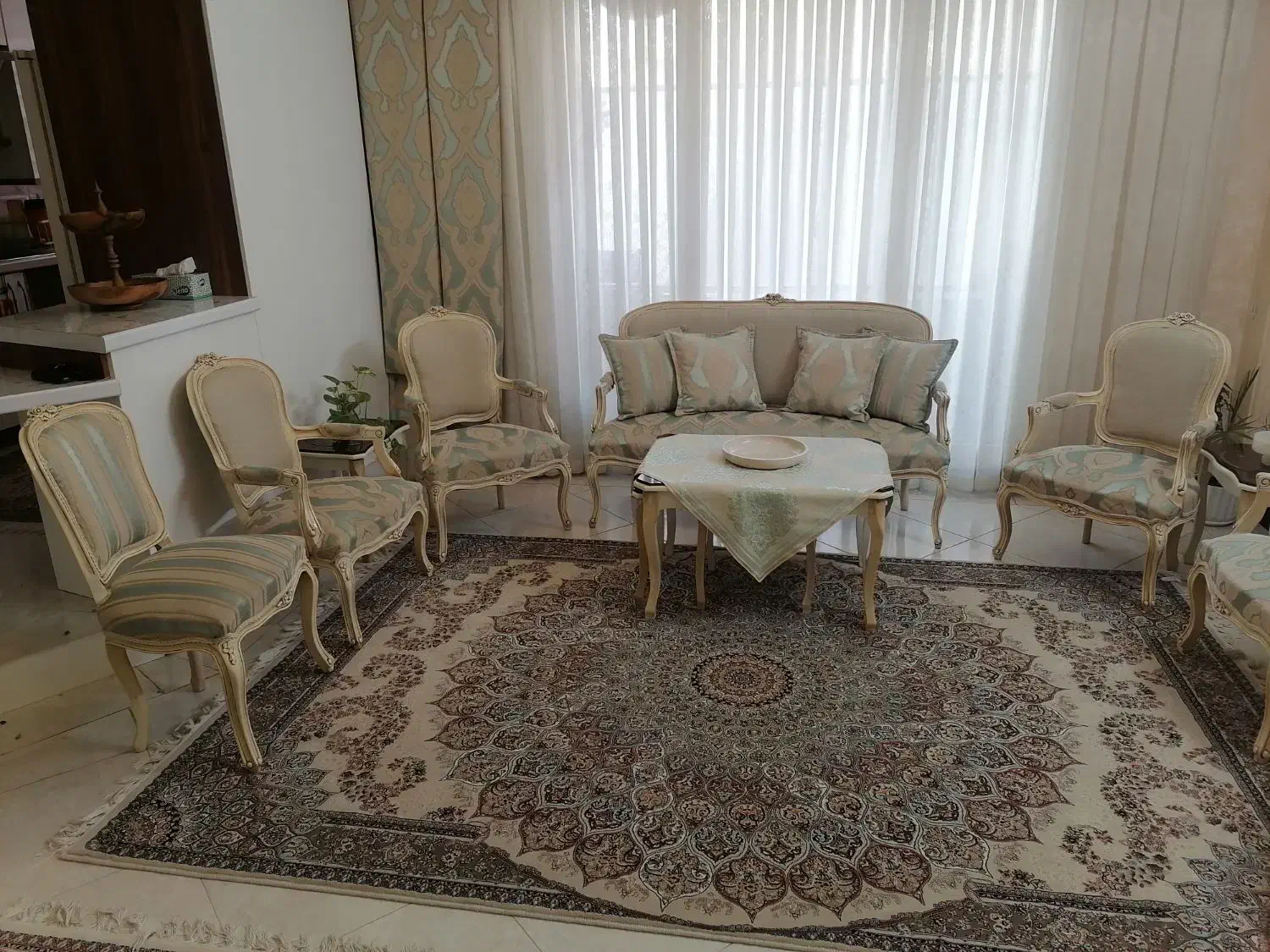 یک دست  مبل 9 نفره|مبلمان خانگی و میز عسلی|قم, زنبیل آباد|دیوار