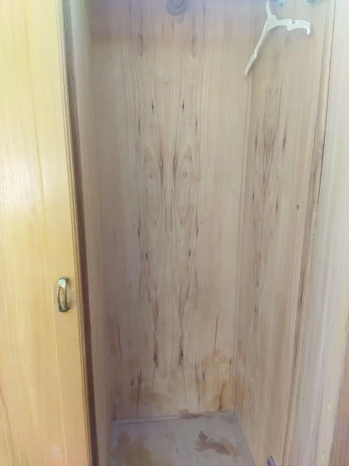 کمد لباسی چوبی چوب گردو درجه یک دوکشو بزرگ وجا دار|جاکفشی، کمد، دراور|شیراز, قلعه نو|دیوار