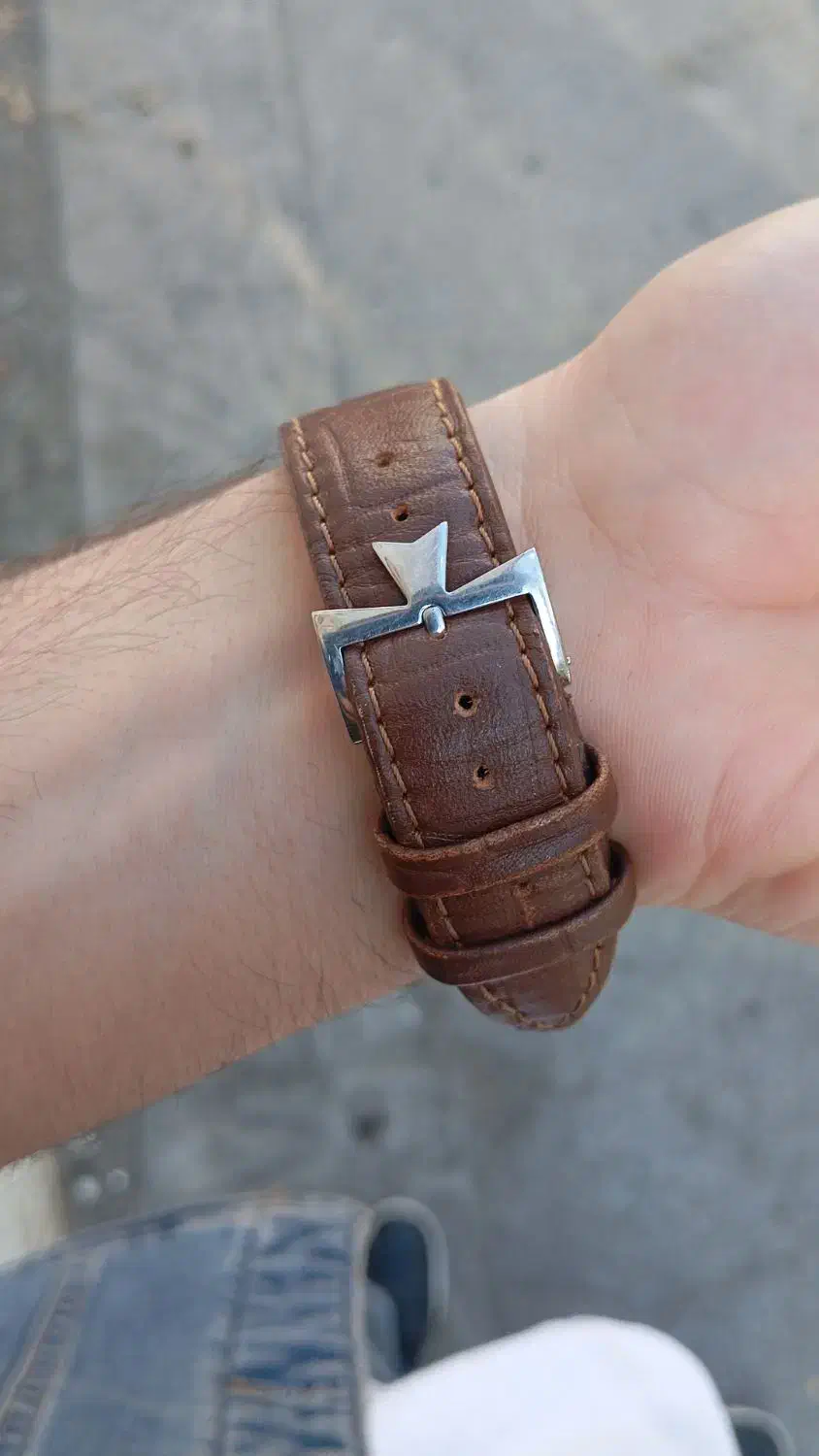 ساعت وشرون کنستانتین|ساعت|بهارستان, |دیوار