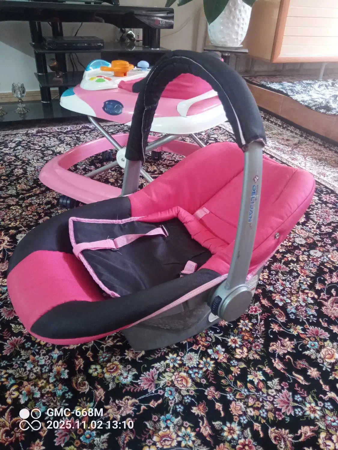 روروک،کریر،کالسکه معمولی ویک عدد گهواره ست کالسکه|اسباب و اثاث بچه|اندیشه, اندیشه فاز ۴|دیوار