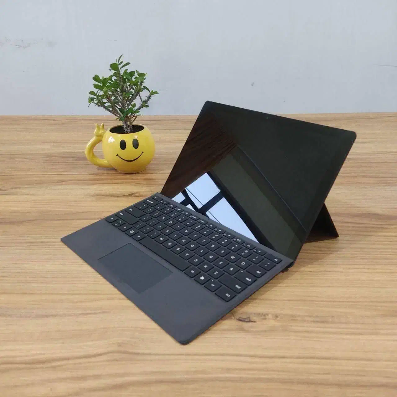 لپ تاپ تبلت زیبا سرفیس پرو۶ (پنتیوم ۳۰سال سابقه)|رایانه همراه|اراک, |دیوار