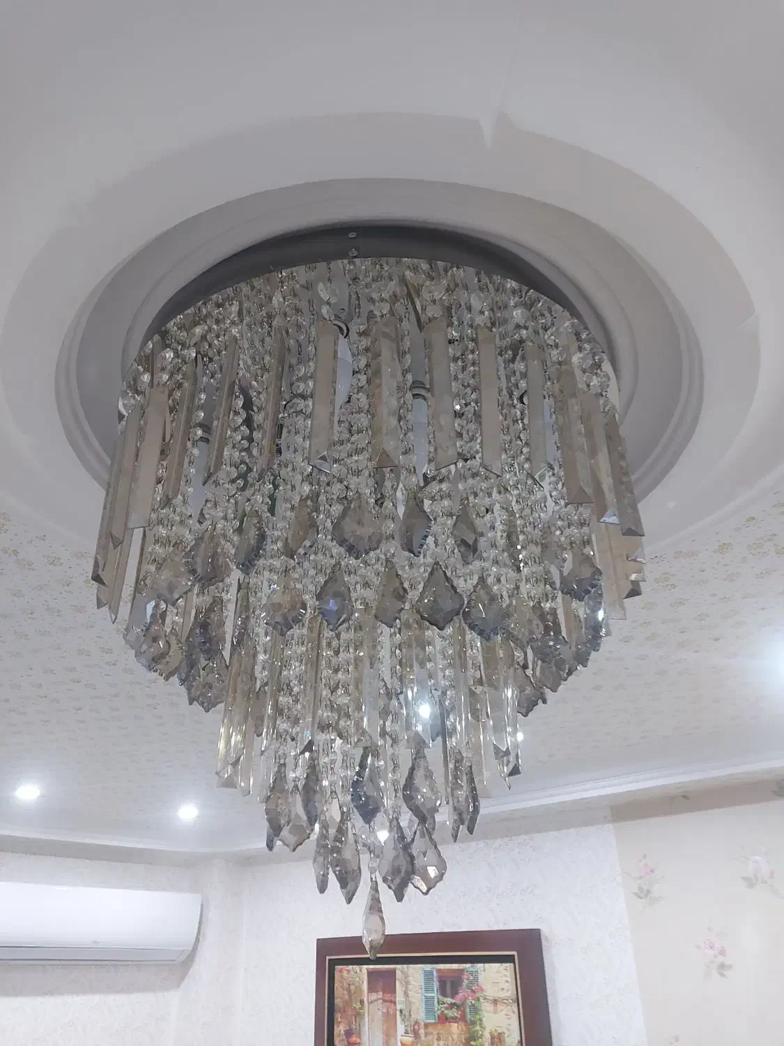 لوستر سالم و پر نور|لوستر و چراغ آویز|رشت, یخسازی|دیوار