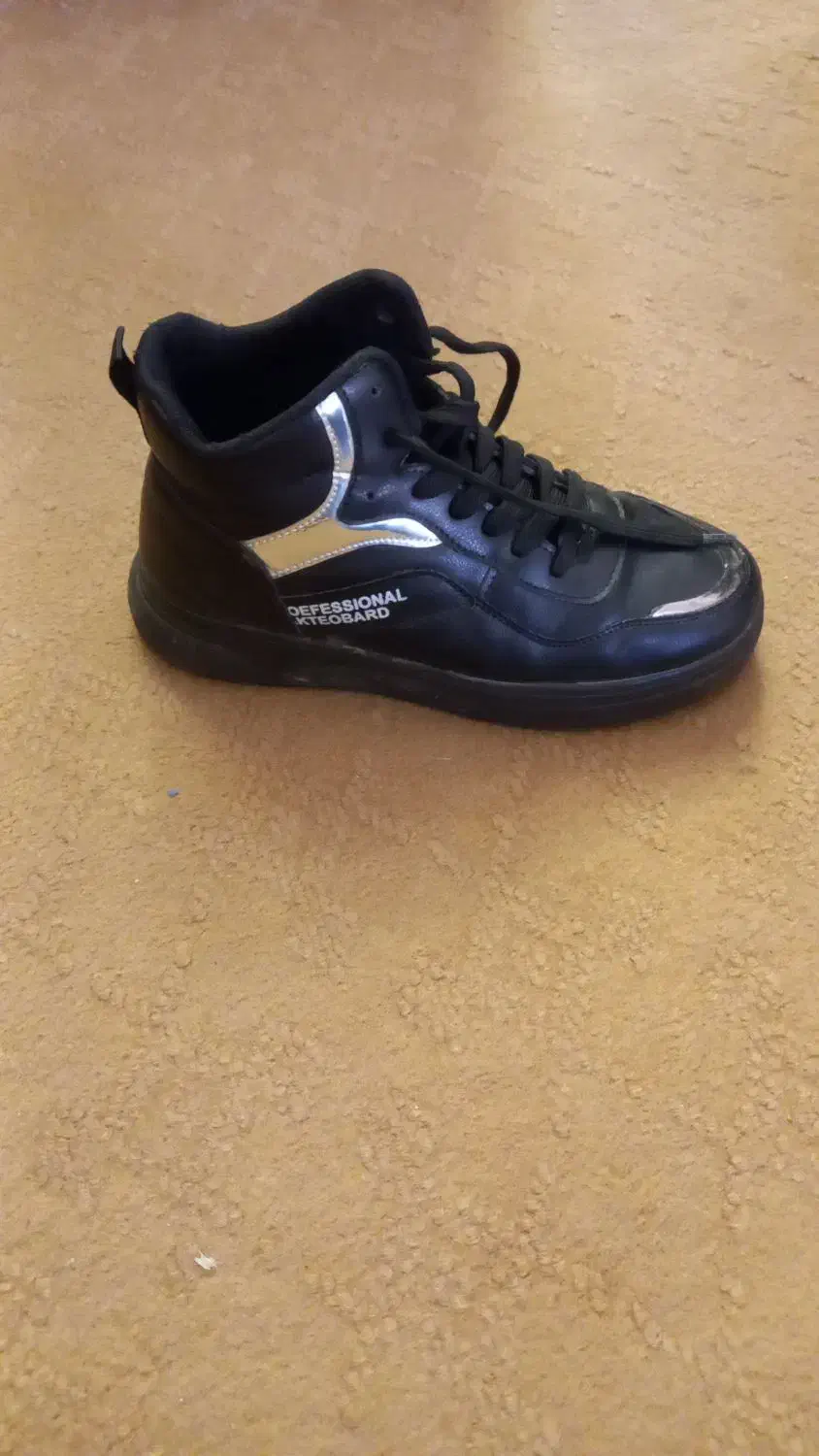 کفش نو|کیف، کفش، کمربند|بروجرد, |دیوار