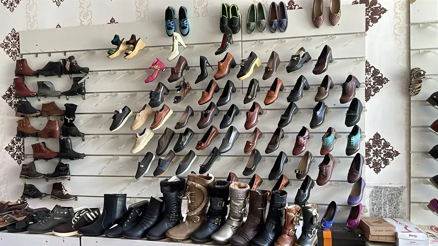 کفش قیمت خرید (تغیر شغل)|کیف، کفش، کمربند|ماهان, |دیوار