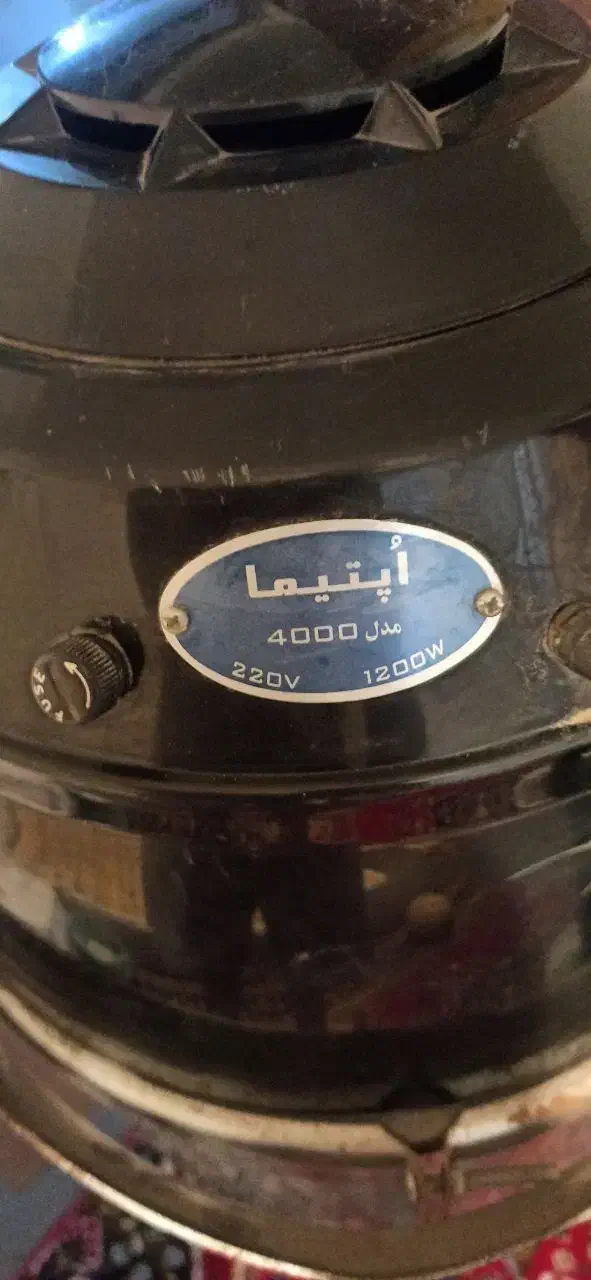 سشوار ایستاده در حد نو|آرایشگاه و سالن‌های زیبایی|ارومیه, |دیوار