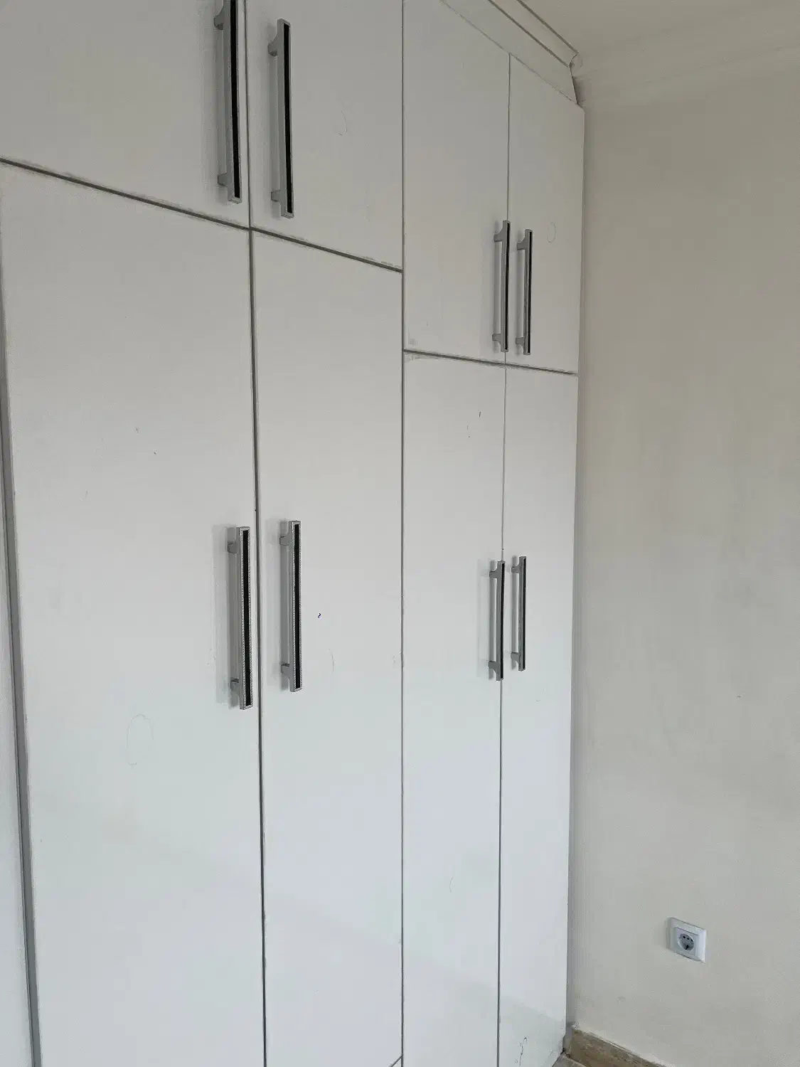 اپارتمان مطهری ۳۰۰وام داره ۵۰۰رهن با۱۶۰۰بخرید۸۰متر|فروش آپارتمان|رشت, بازار|دیوار