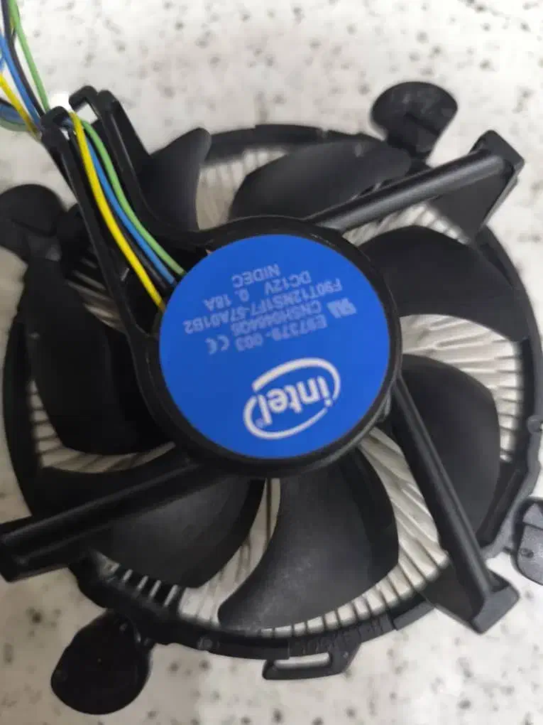 یک خنک کننده پردازنده اینتل اورجینال|قطعات و لوازم جانبی رایانه|آبادان, |دیوار