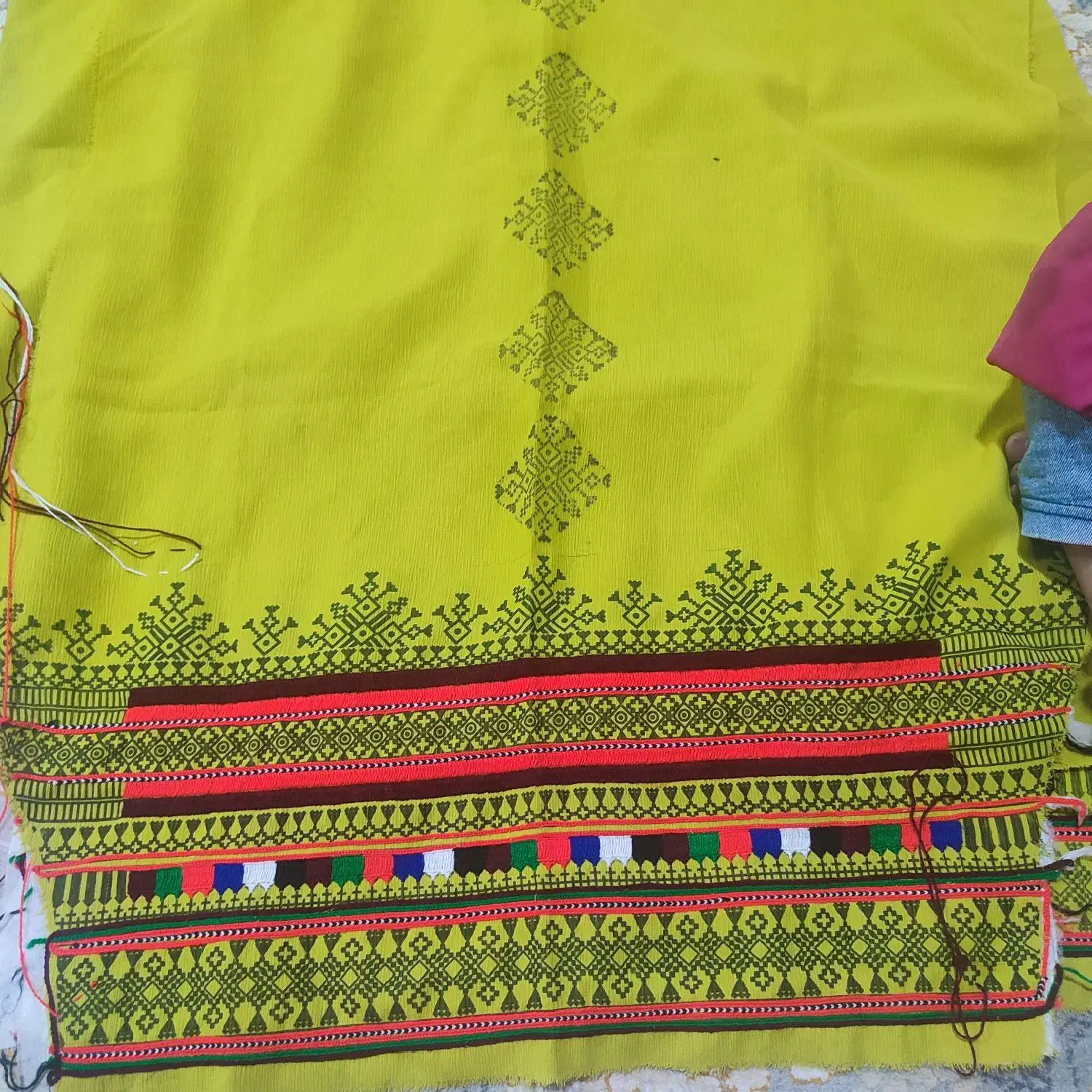 نصف لباس موسومی|لباس|چابهار, |دیوار