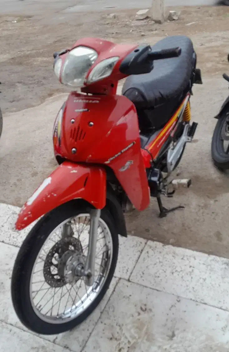 موتور لاکی پیشرو پیام ۱۲۵ مدل ۸۸ پ ملی مدارک کامل|موتورسیکلت|اهواز, کوی طلاب|دیوار