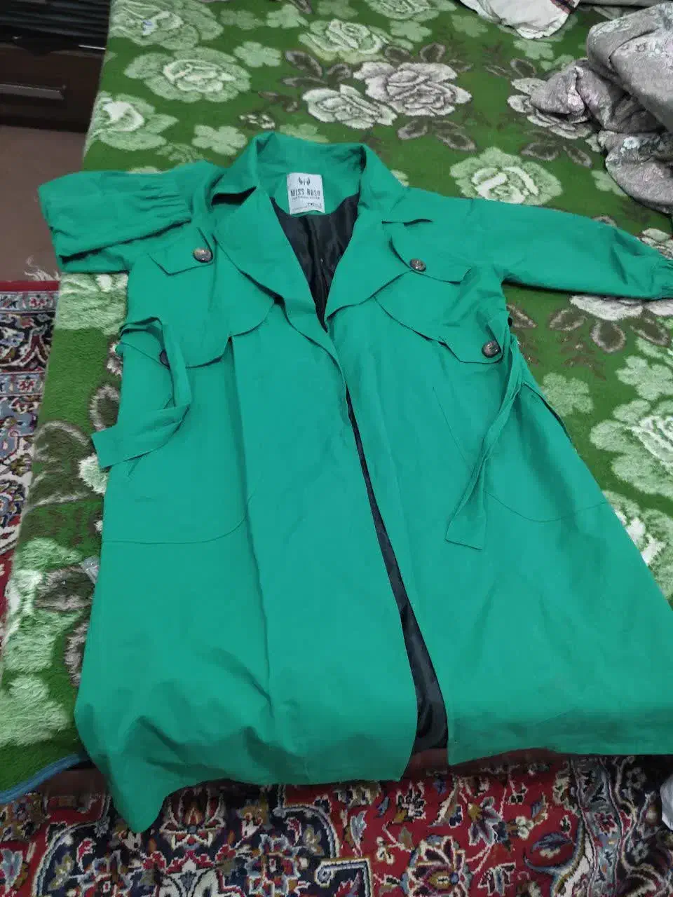 لباس نو|لباس|کاشان, یحیی آباد|دیوار