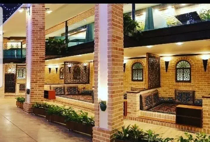 استخدام نیرو در مجموعه سنتی و مدرن|استخدام خدمات فروشگاه و رستوران|اردکان, |دیوار