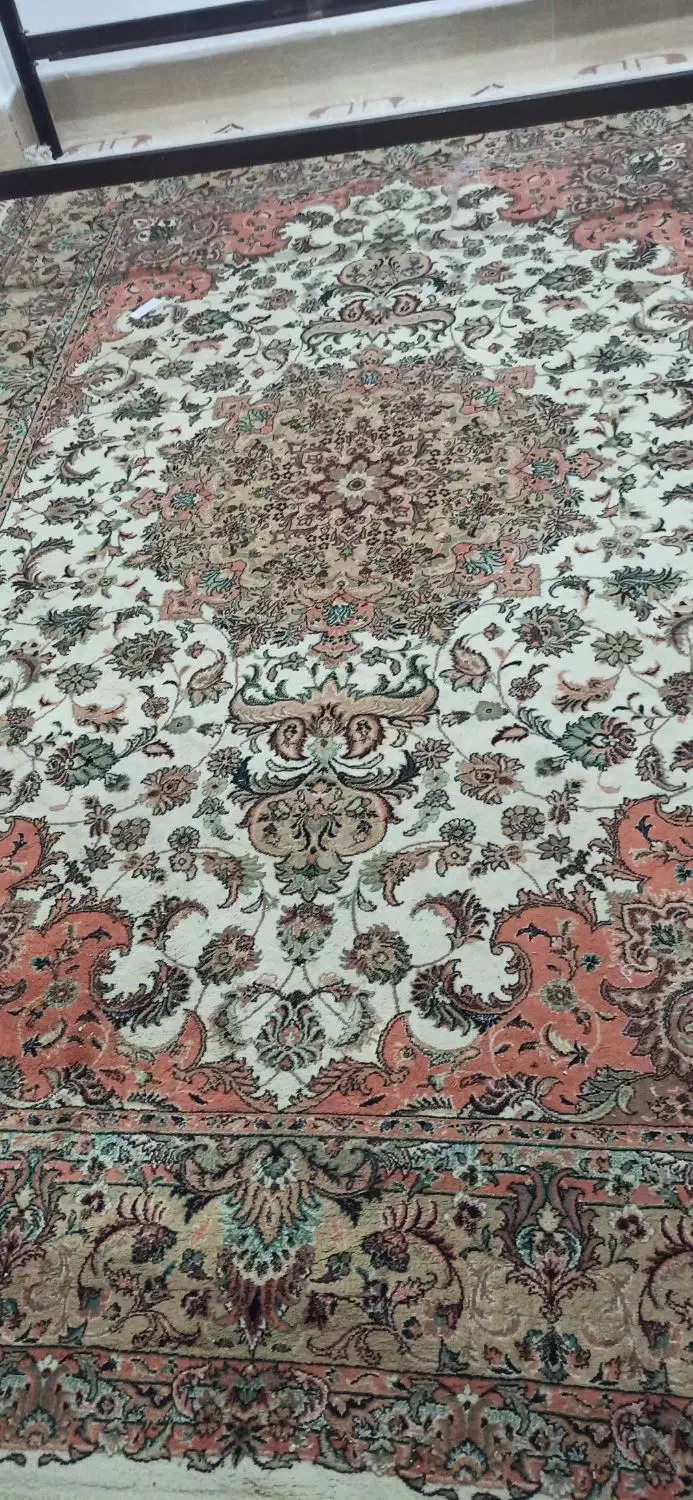 فرش ۹متریزمینه کرم|فرش|شاهینشهر, عطار|دیوار