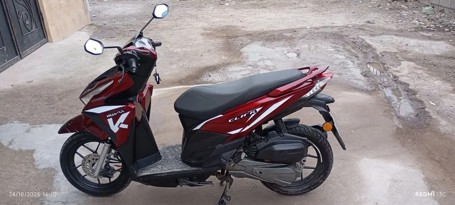 موتور سیکلت کلیک ۱۲۵|موتورسیکلت|رشت, عینک|دیوار