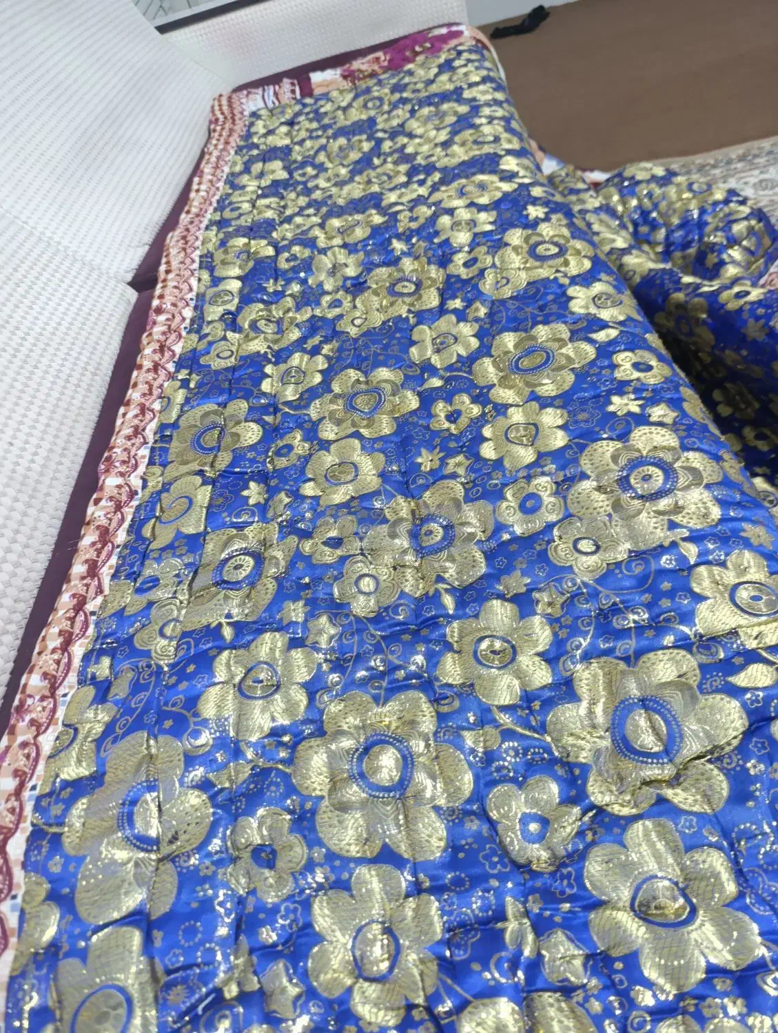 لحاف شب یلدای|رختخواب، بالش، پتو|فلاورجان, |دیوار