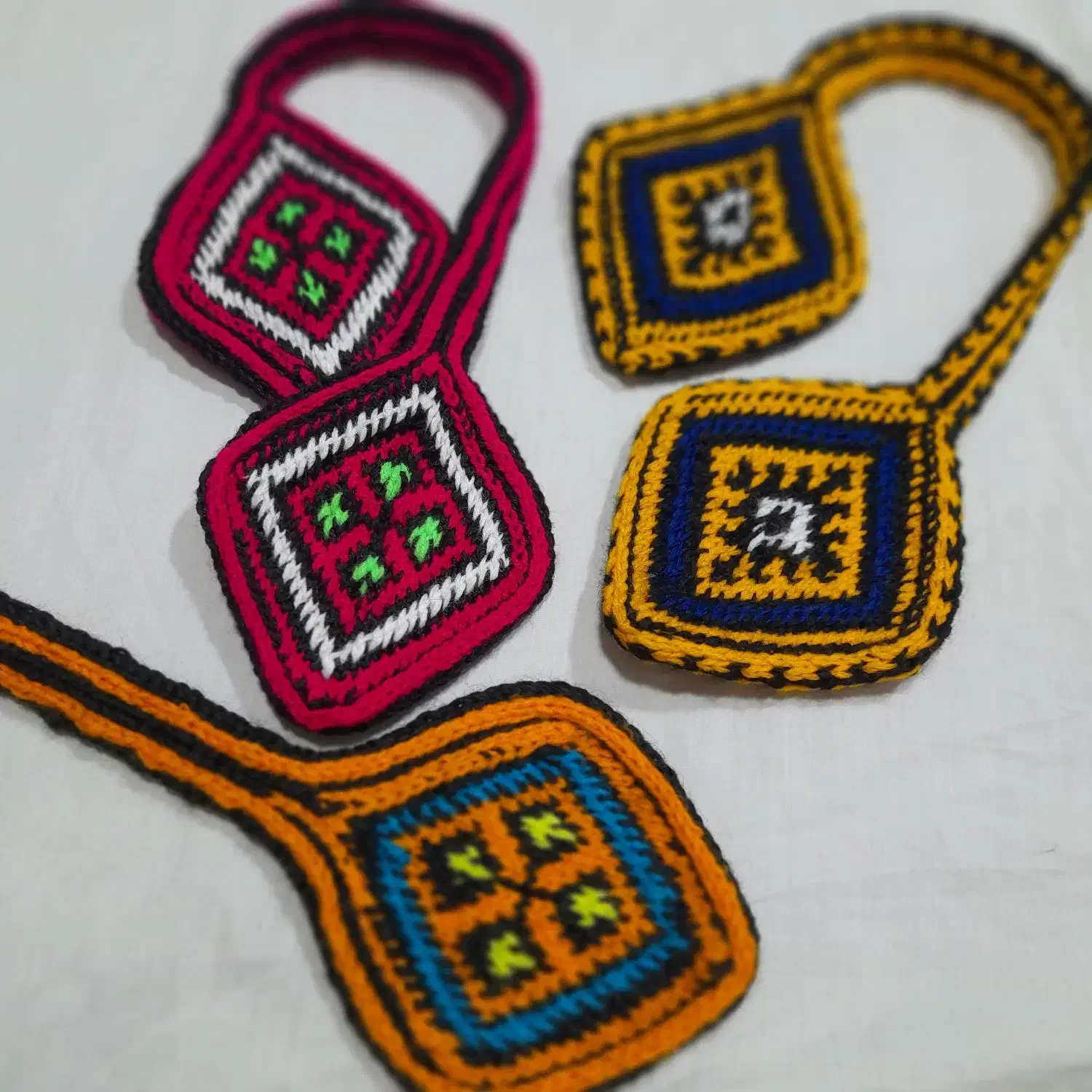 دستگیره و گیوه سنتی|صنایع دستی و سایر لوازم تزئینی|امامزاده عبدالله, |دیوار