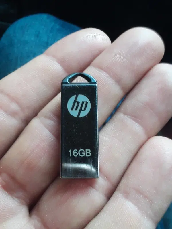فلش HP|قطعات و لوازم جانبی رایانه|لاهیجان, مهرگان|دیوار