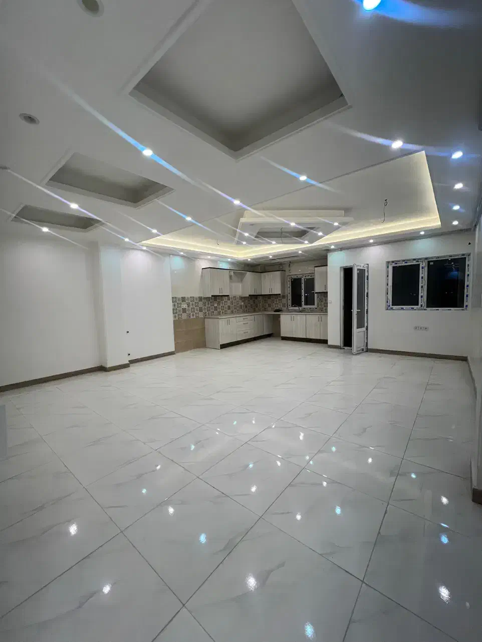 اپارتمان کلید اول طبقه دوم فول|فروش آپارتمان|آزادشهر, |دیوار