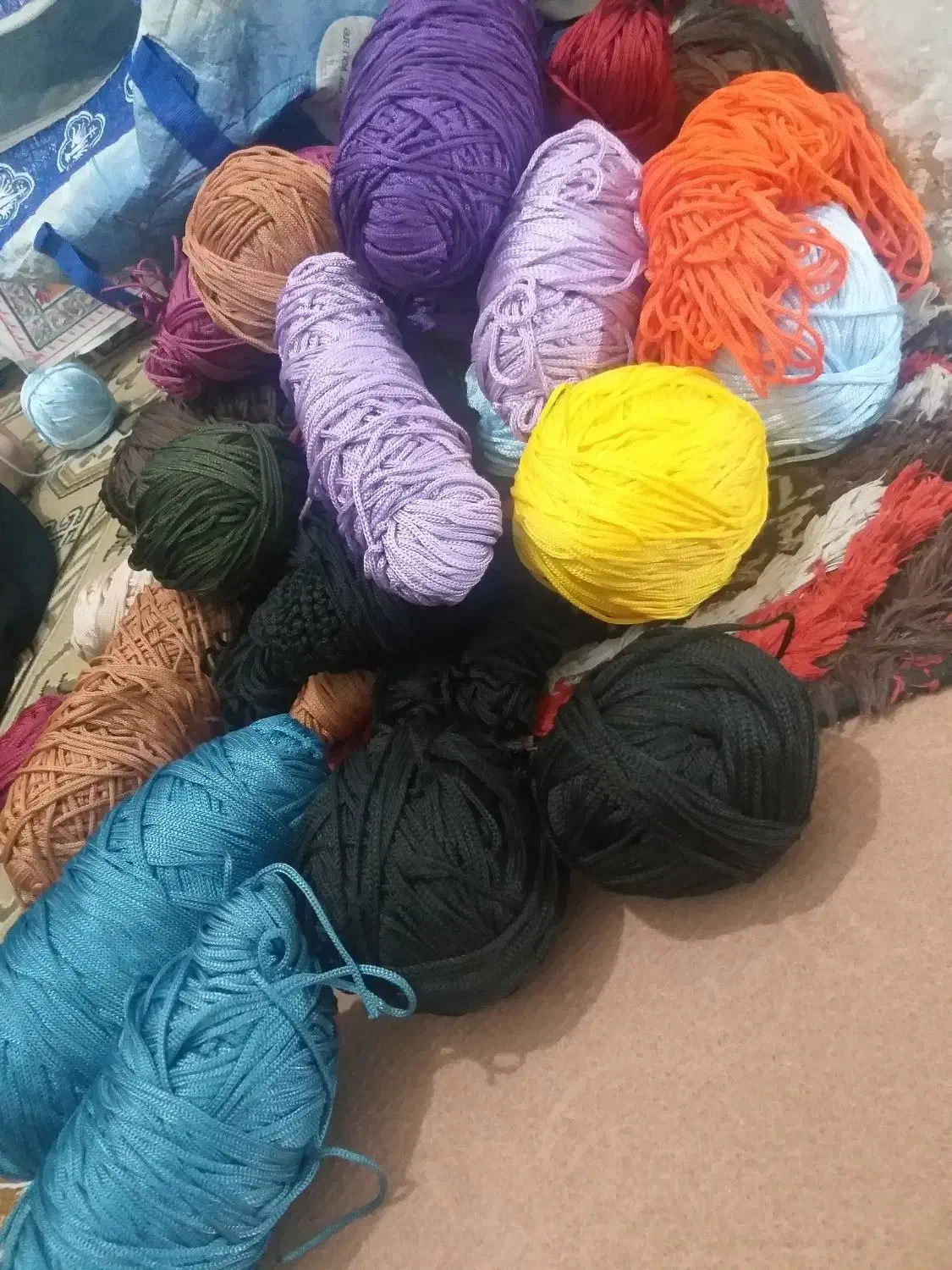 نخ مکروفه بافی|لوازم خیاطی و بافتنی|قم, زاد|دیوار