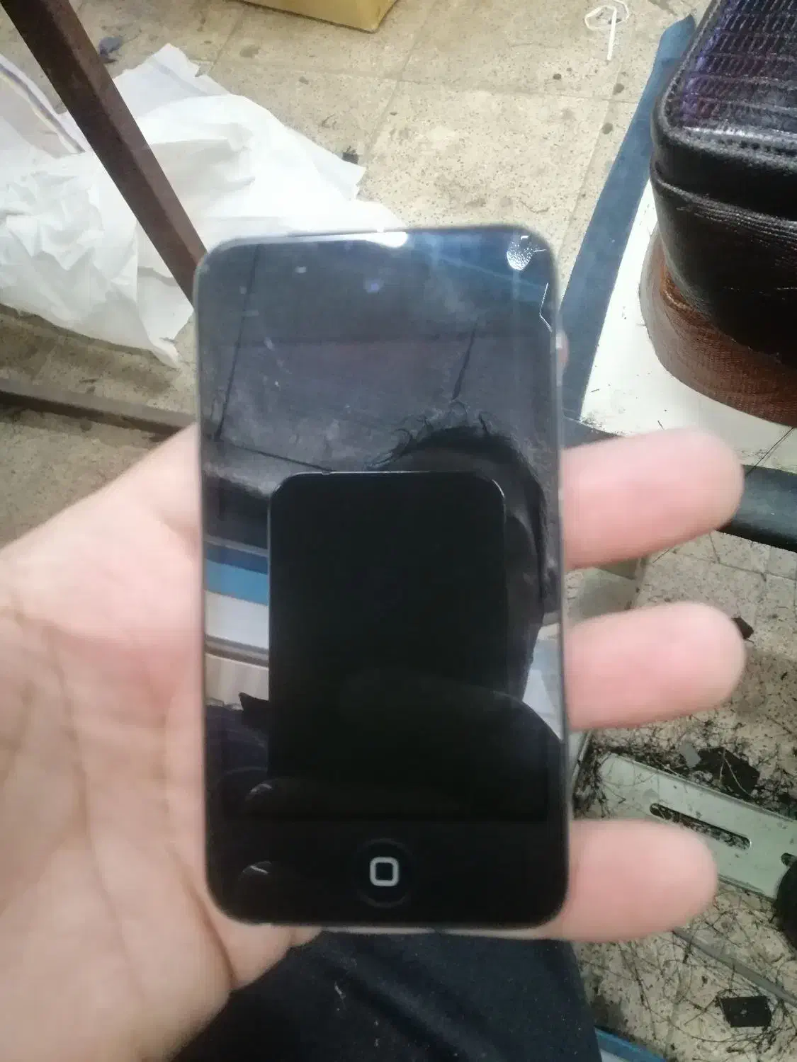 آیپاد 8گیگ|پخشکننده همراه|پرند, فاز ۶|دیوار