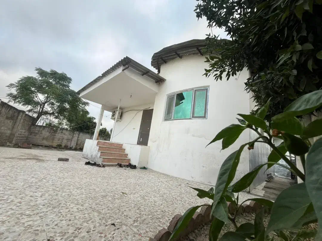 ویلای قدیمی دلباز وتمیز ۲۸۰متری سنددار|فروش خانه و ویلا|آمل, |دیوار