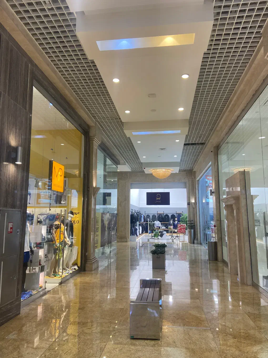 فروش غرفه تجاری بازار مروارید ( حمید صبور )|فروش مغازه و غرفه|کیش, |دیوار