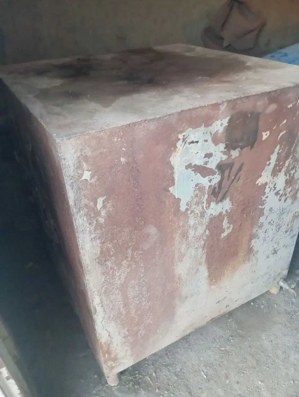 تانکر فلزی ضخیم ۲۰۰۰ لیتری|مصالح و تجهیزات ساختمان|آذرشهر, |دیوار