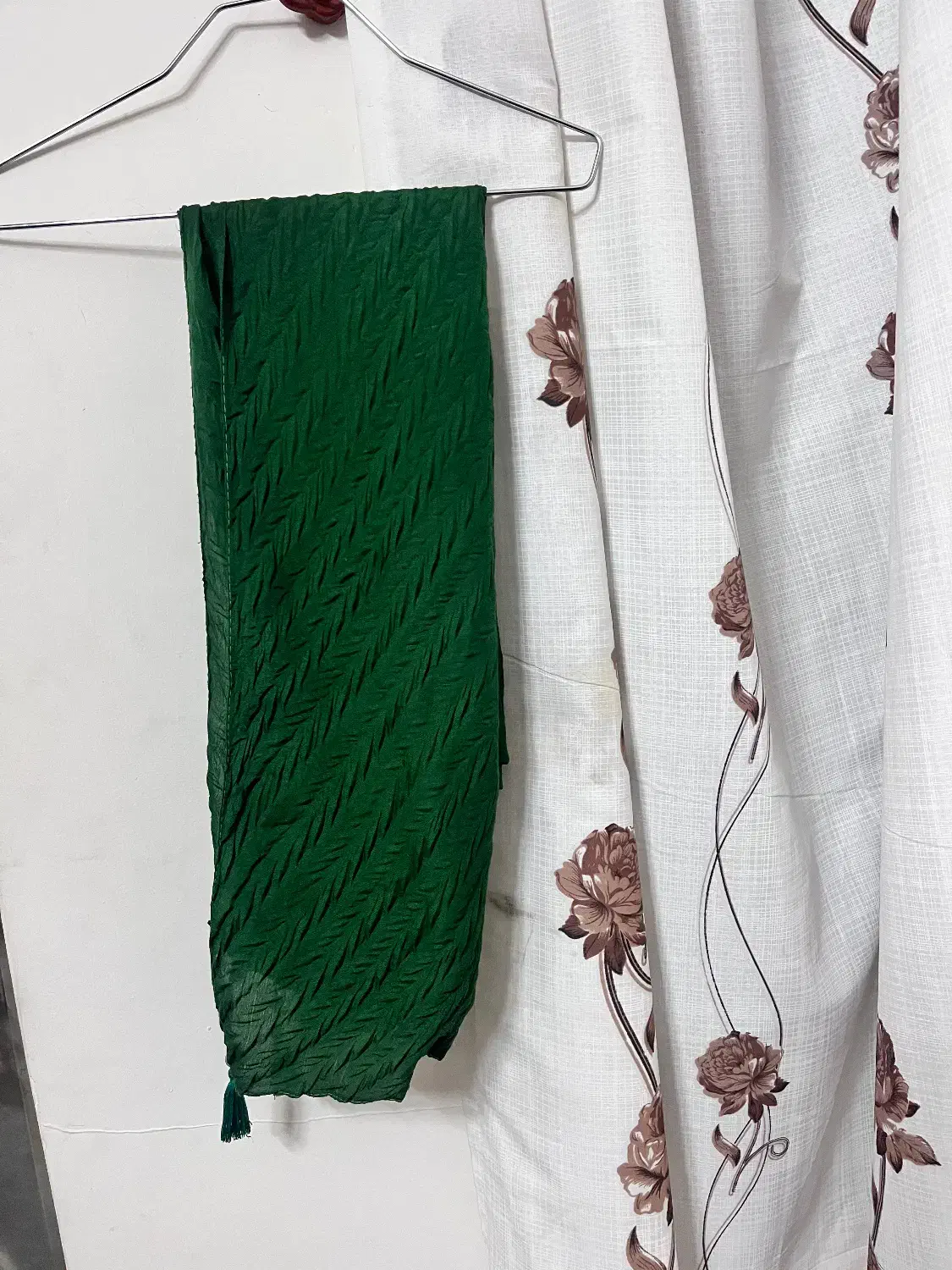 شال سبز|لباس|گرگان, |دیوار