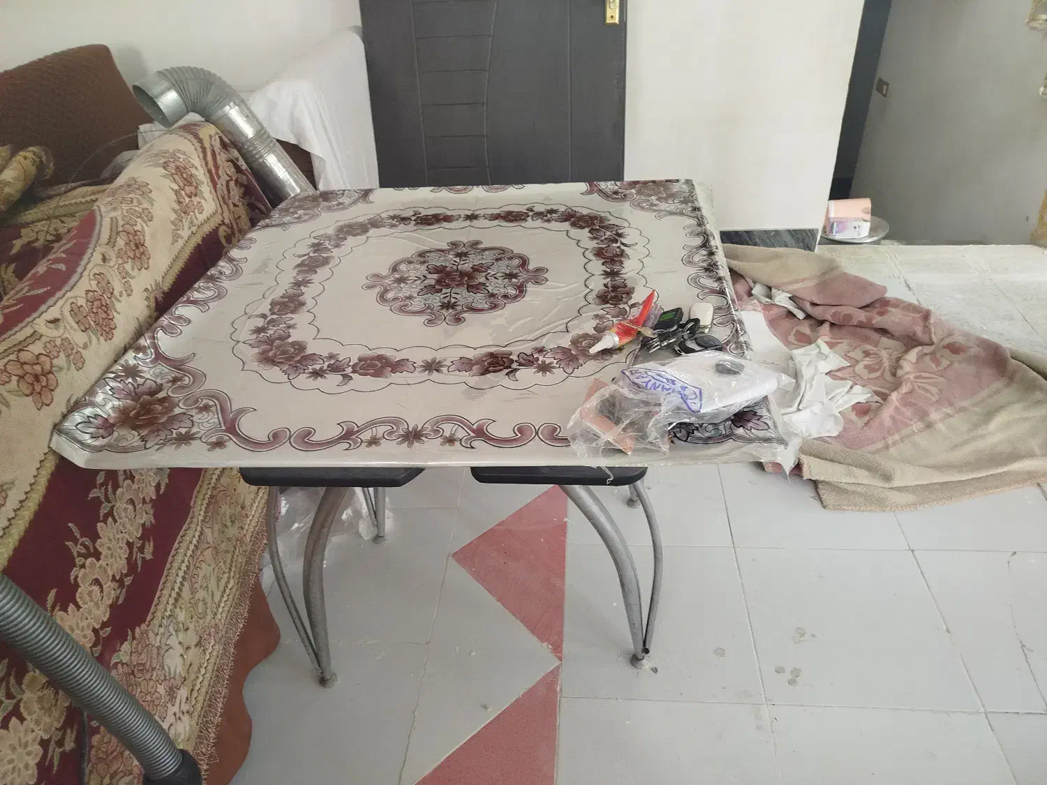 میز غذا خوری ۴نفره|میز و صندلی غذاخوری|الشتر, |دیوار