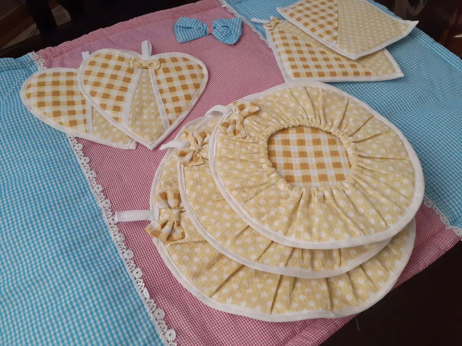 انواع سرویس آشپزخانه ۱۰٪ تخفیف به مناسبت روز مادر|سفره، حوله، دستمال آشپزخانه|اصفهان, تخت فولاد|دیوار