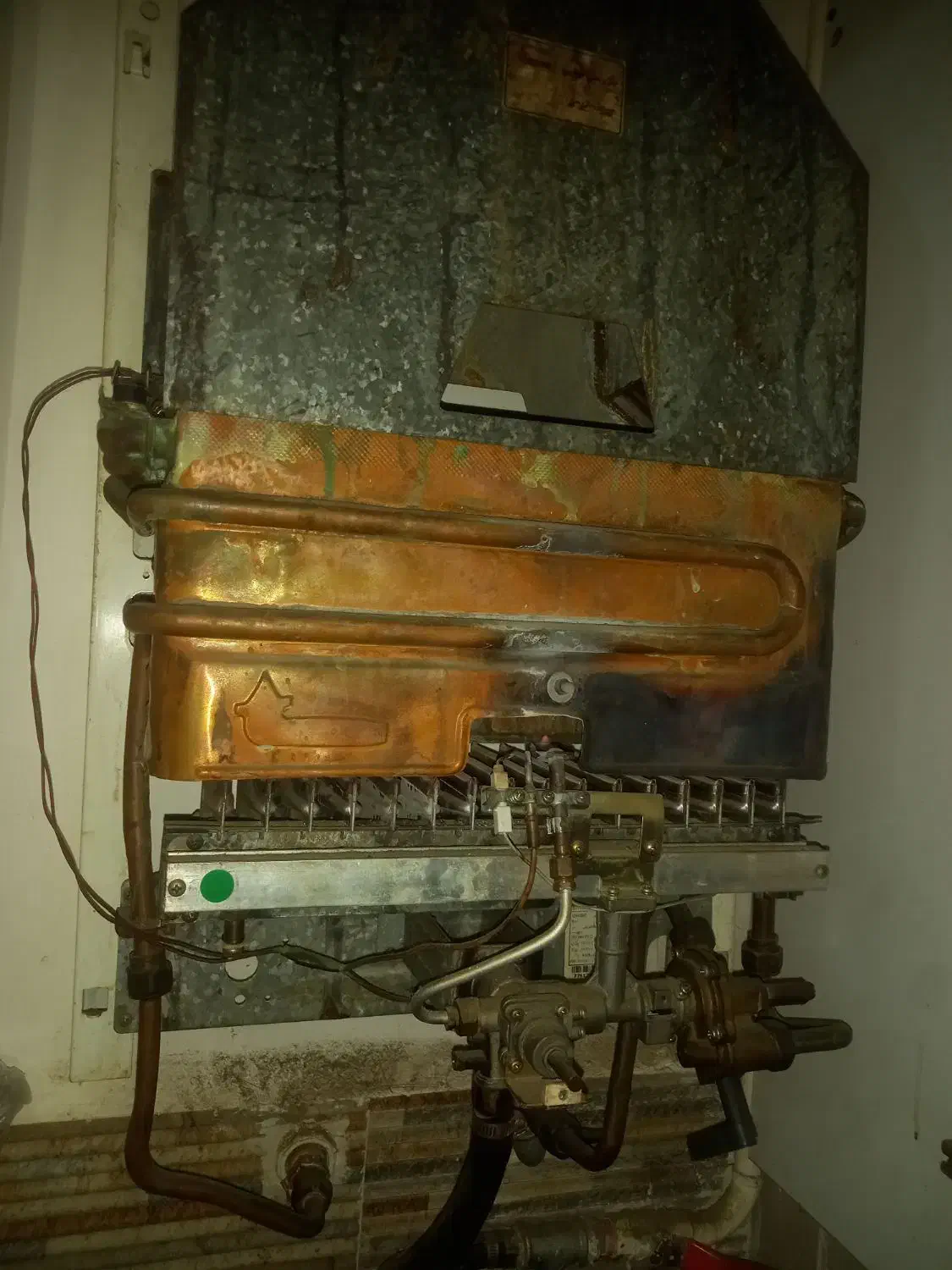 آبگرمکن دیواری بوتان سالم|آبگرمکن، پکیج، شوفاژ|ملایر, |دیوار