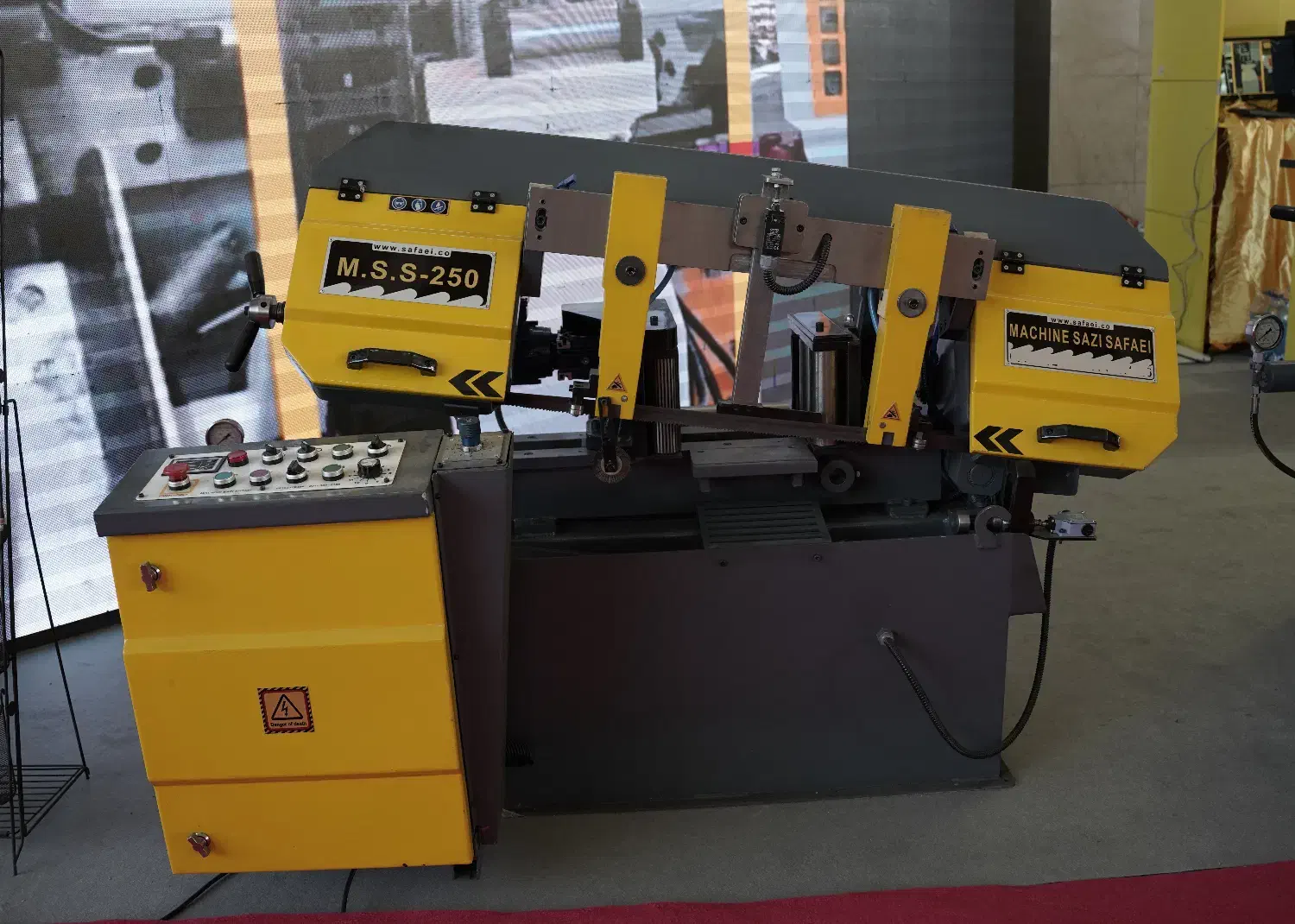 فروش ویژه دستگاه‌های اره نواری|ماشین‌آلات صنعتی|صفادشت, |دیوار