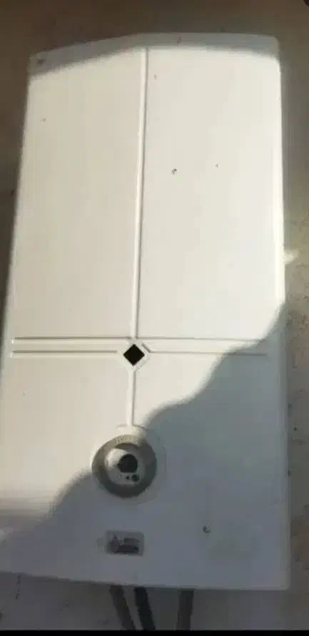 تعمیر و نصب انواع آبگرمکن|خدمات پیشه و مهارت|دهلران, |دیوار