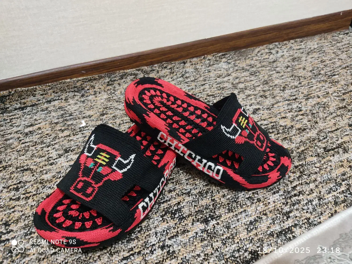 جفتی زندان بافت خاص یوونتوس و شیکاگو|کیف، کفش، کمربند|فردیس, قریشی|دیوار