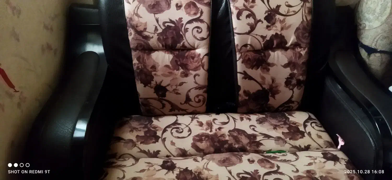 مبل 7نفره کارکرده|مبلمان خانگی و میز عسلی|مشهد, چهارچشمه|دیوار