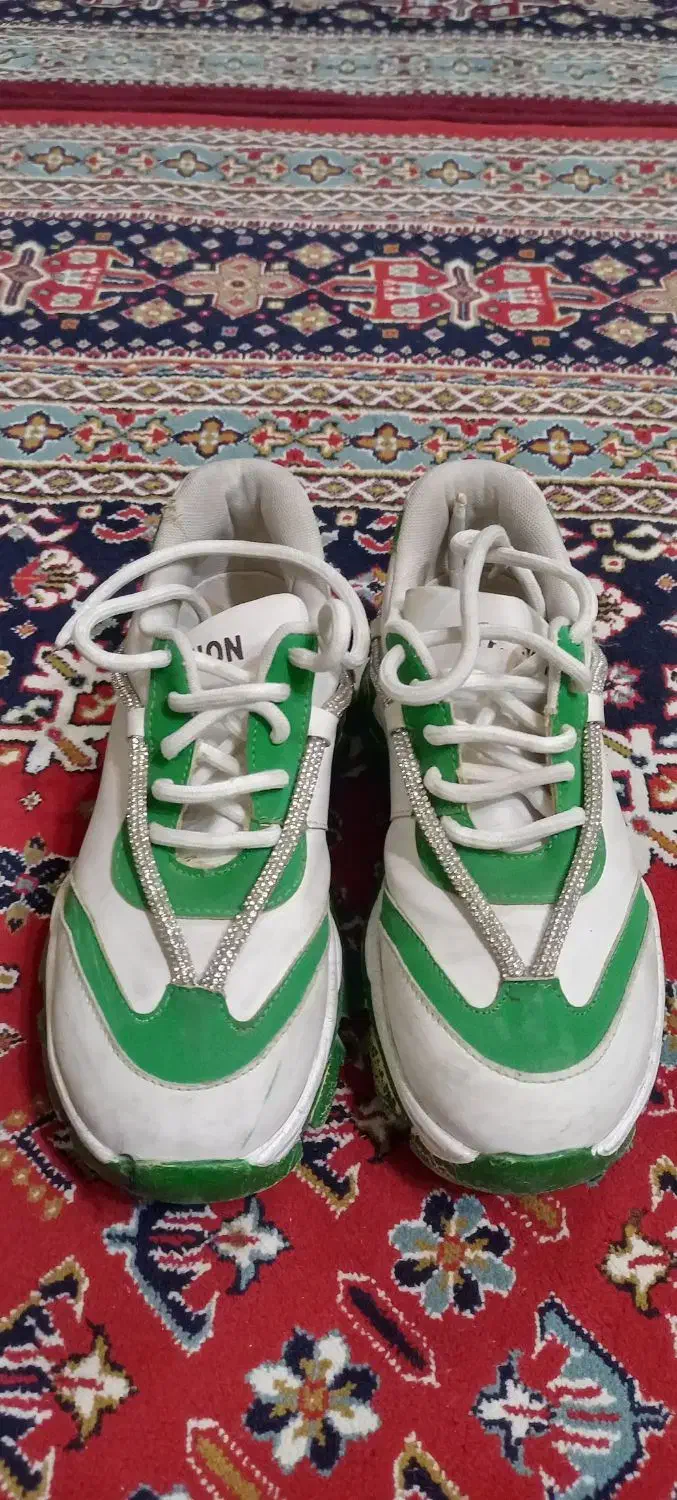 یک جفت کتونی درحد نو|کیف، کفش، کمربند|شیراز, شیخ علی چوپان|دیوار