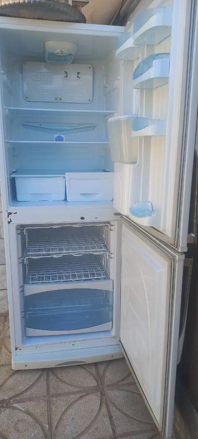 یخچال بالاپایین|یخچال و فریزر|سبزوار, شرق کال میانی|دیوار