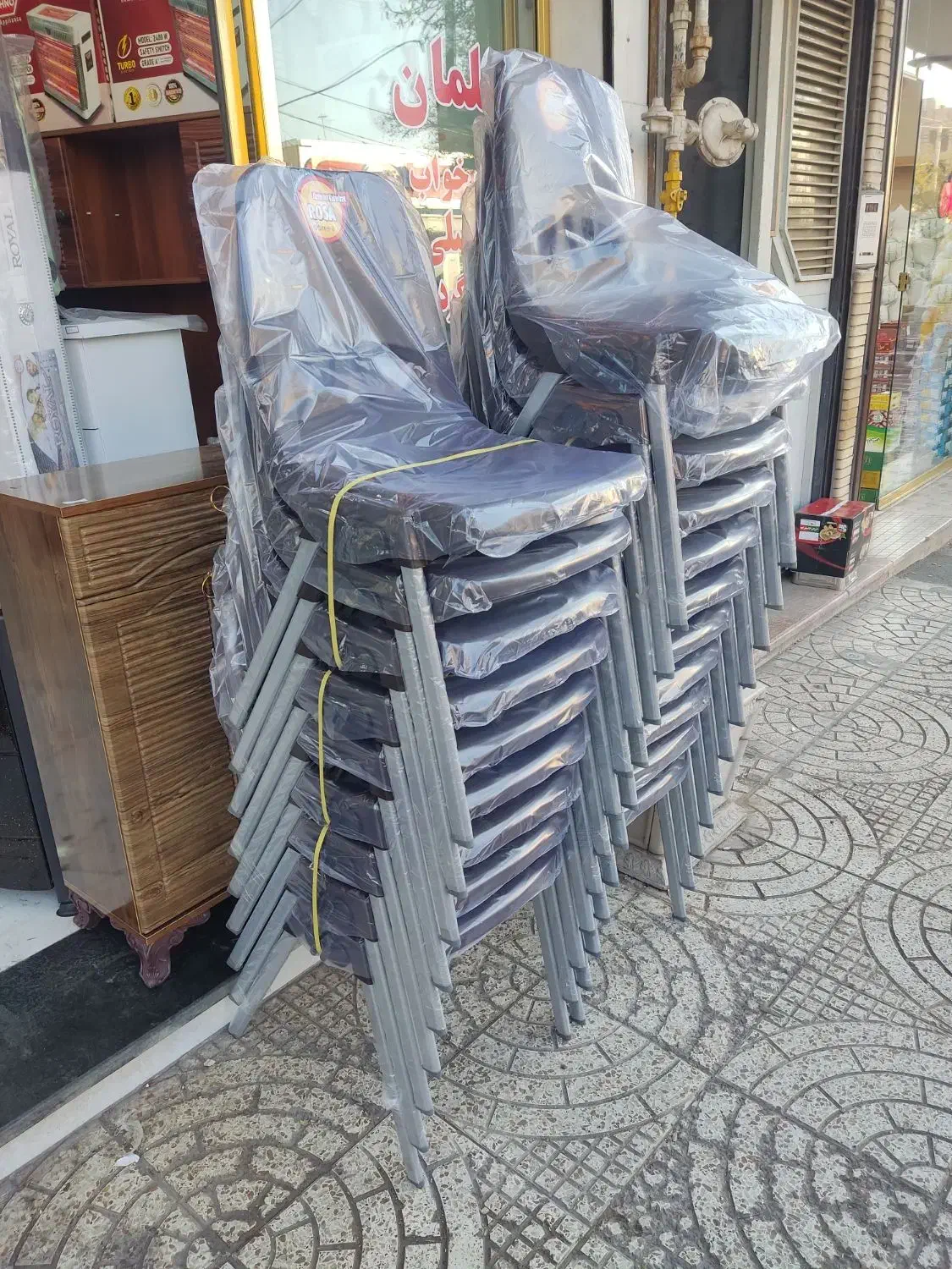 صندلی پلاستیکی پایه فلزی|میز و صندلی غذاخوری|سراب, |دیوار