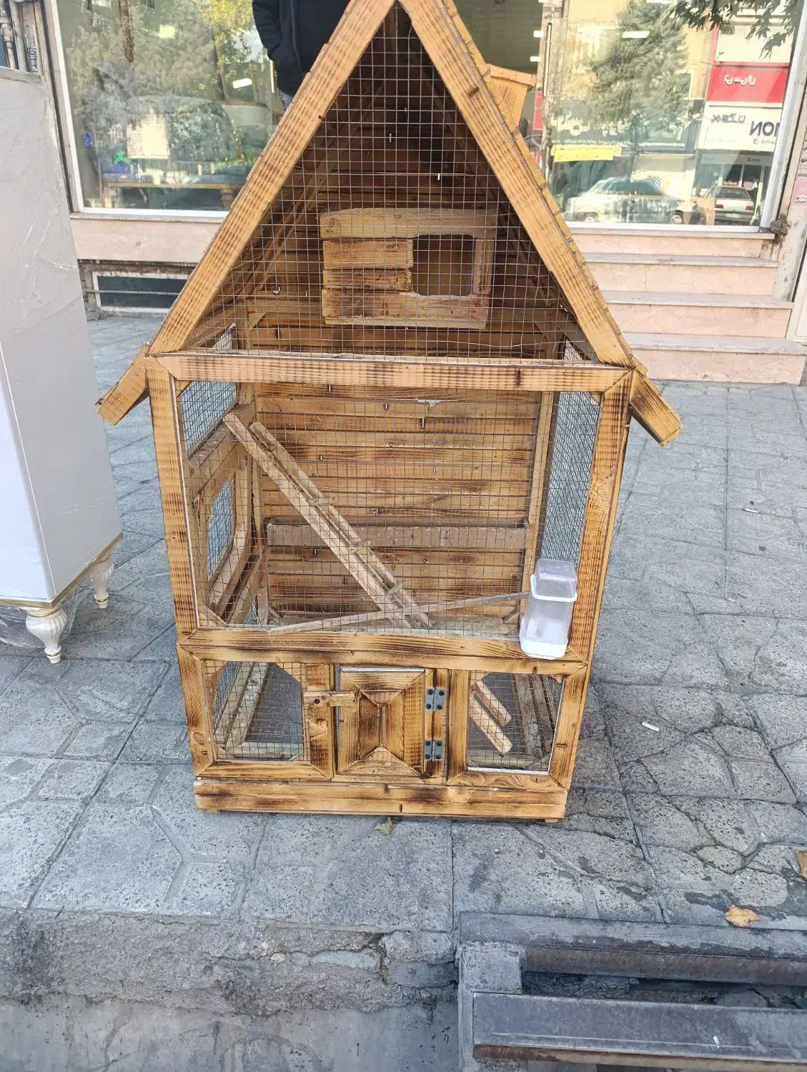 قفس چوبی عروس هلندی|لوازم جانبی حیوانات|نسیم‌شهر, |دیوار