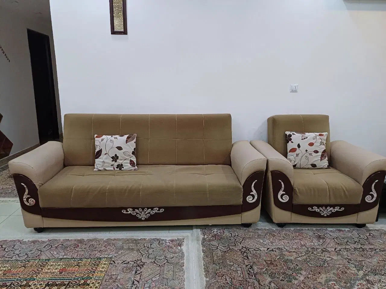 مبل۷ نفره دارای یک جلو مبلی و۳ میز عسلی|مبلمان خانگی و میز عسلی|میاندوآب, |دیوار