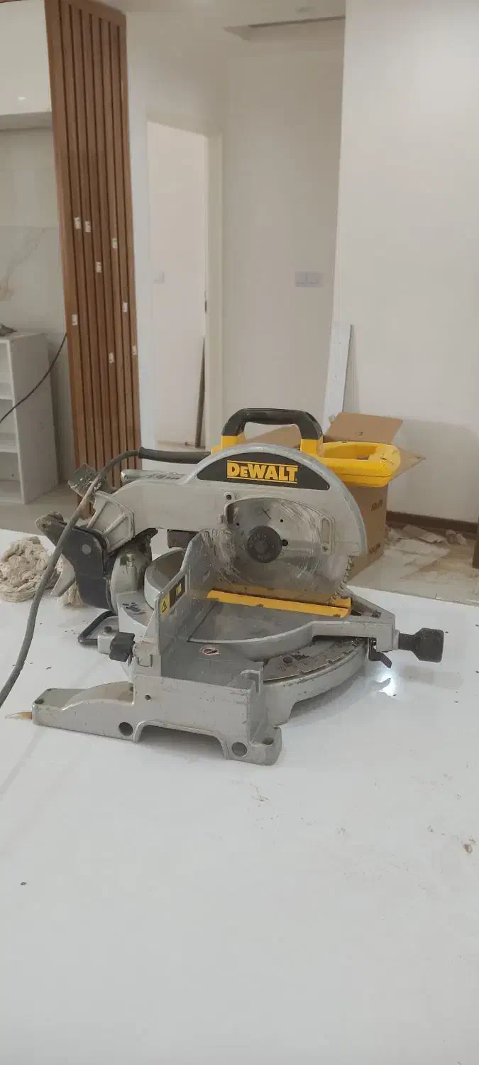 فارسی بر دیوالت اصل آلمان|ابزارآلات|اراک, |دیوار