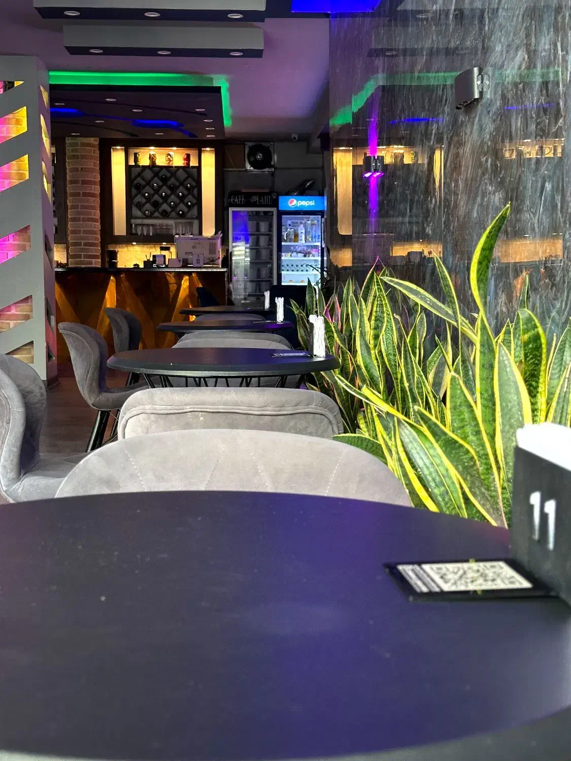 باریستا ماهر قلیان زن ویتر فست فود صندوقدار ادمین|استخدام خدمات فروشگاه و رستوران|قرچک, پارس سرام|دیوار