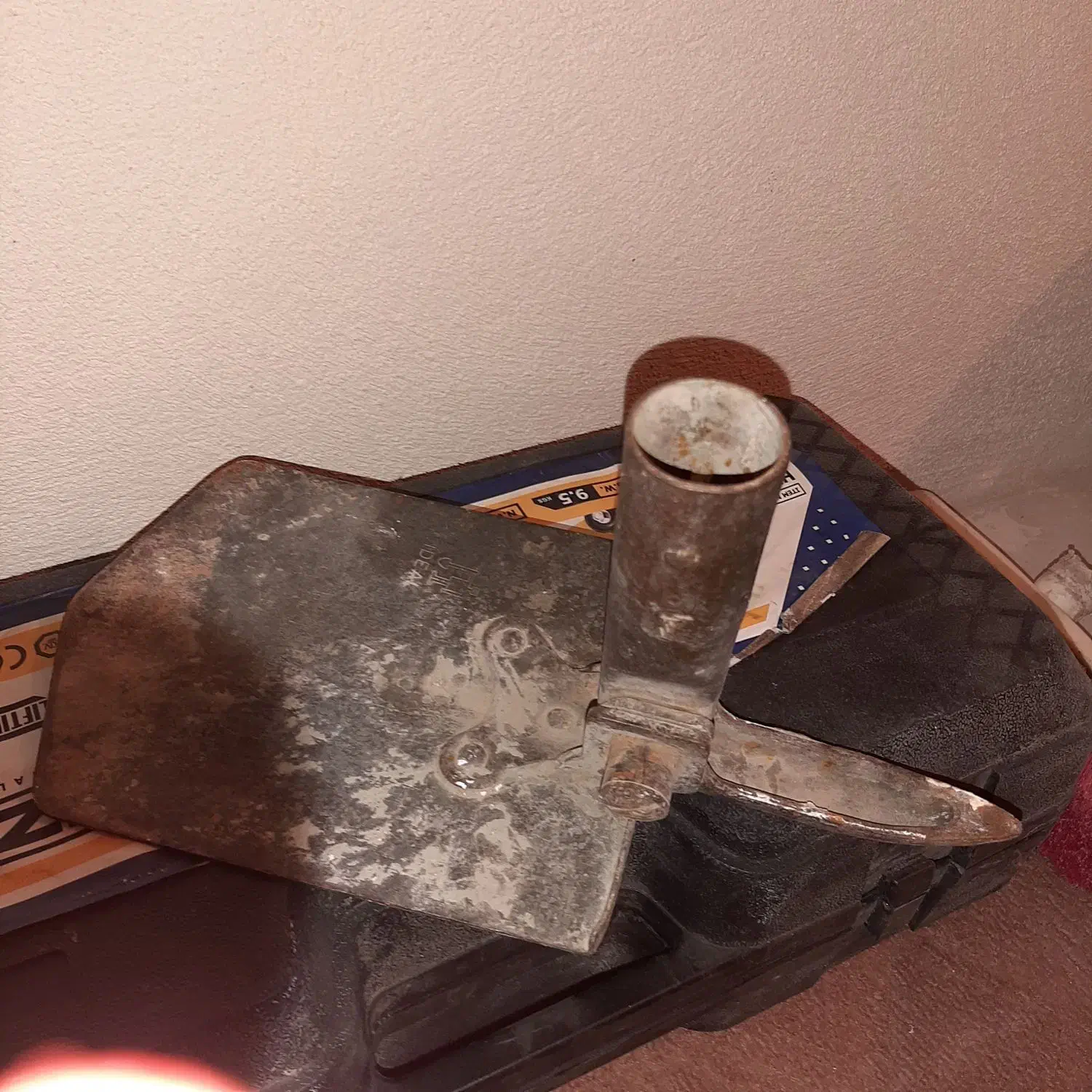 کلنگ|کلکسیون اشیاء عتیقه|کرمانشاه, |دیوار