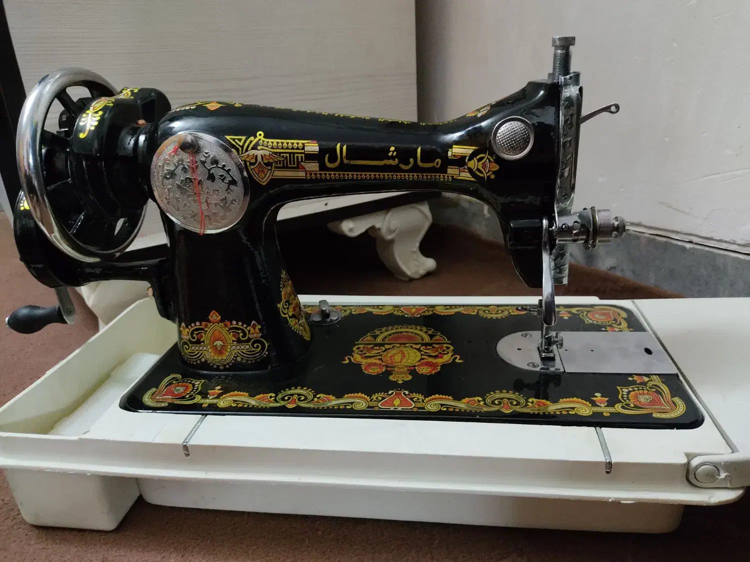 چرخ خیاطی|چرخ خیاطی و ریسندگی|باغ بهادران, |دیوار