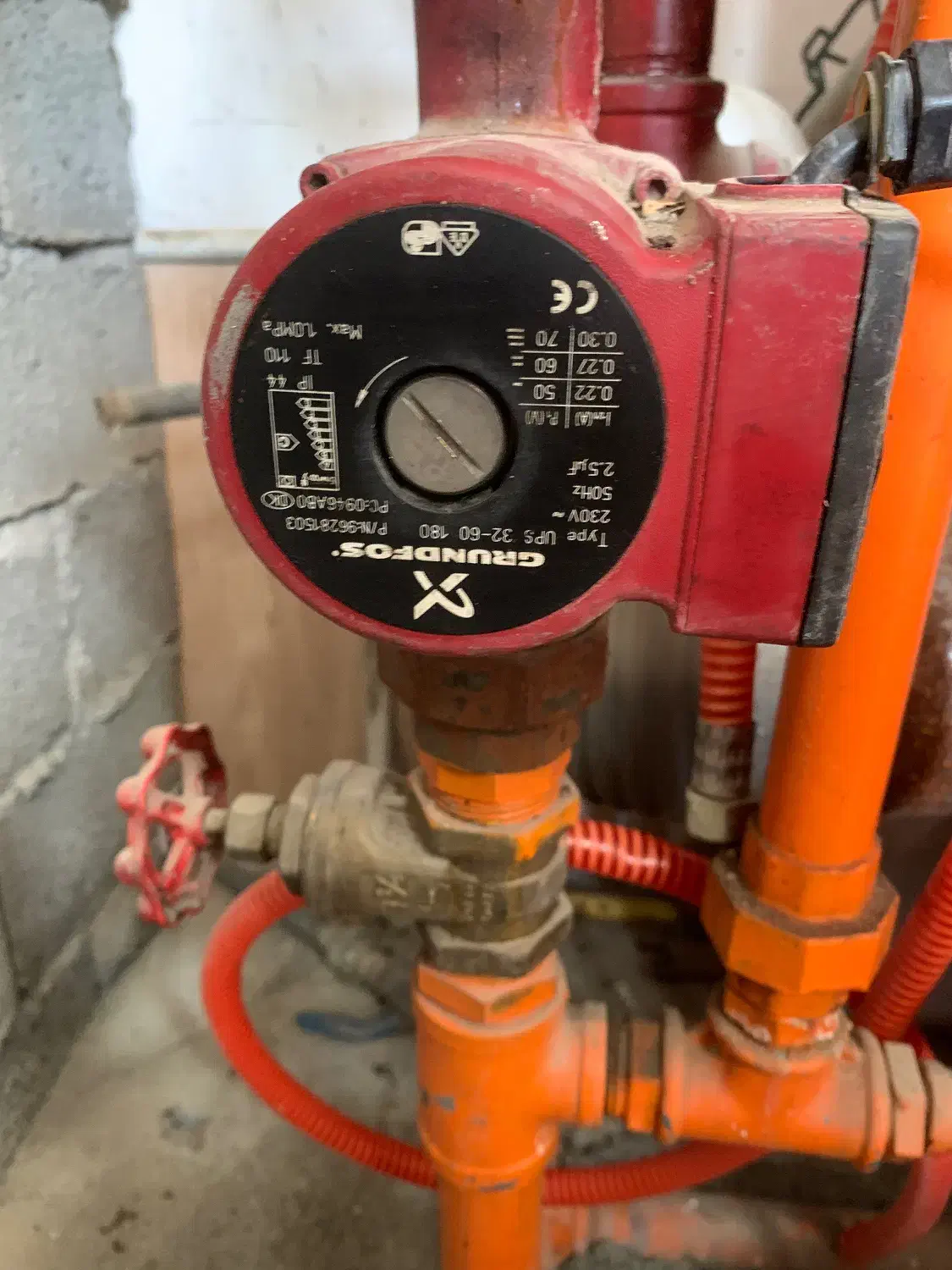 موتورخانه شوفاژ چدنی گازوئیلی در حد صفر|آبگرمکن، پکیج، شوفاژ|پیرانشهر, |دیوار